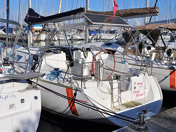 Sun Odyssey 37