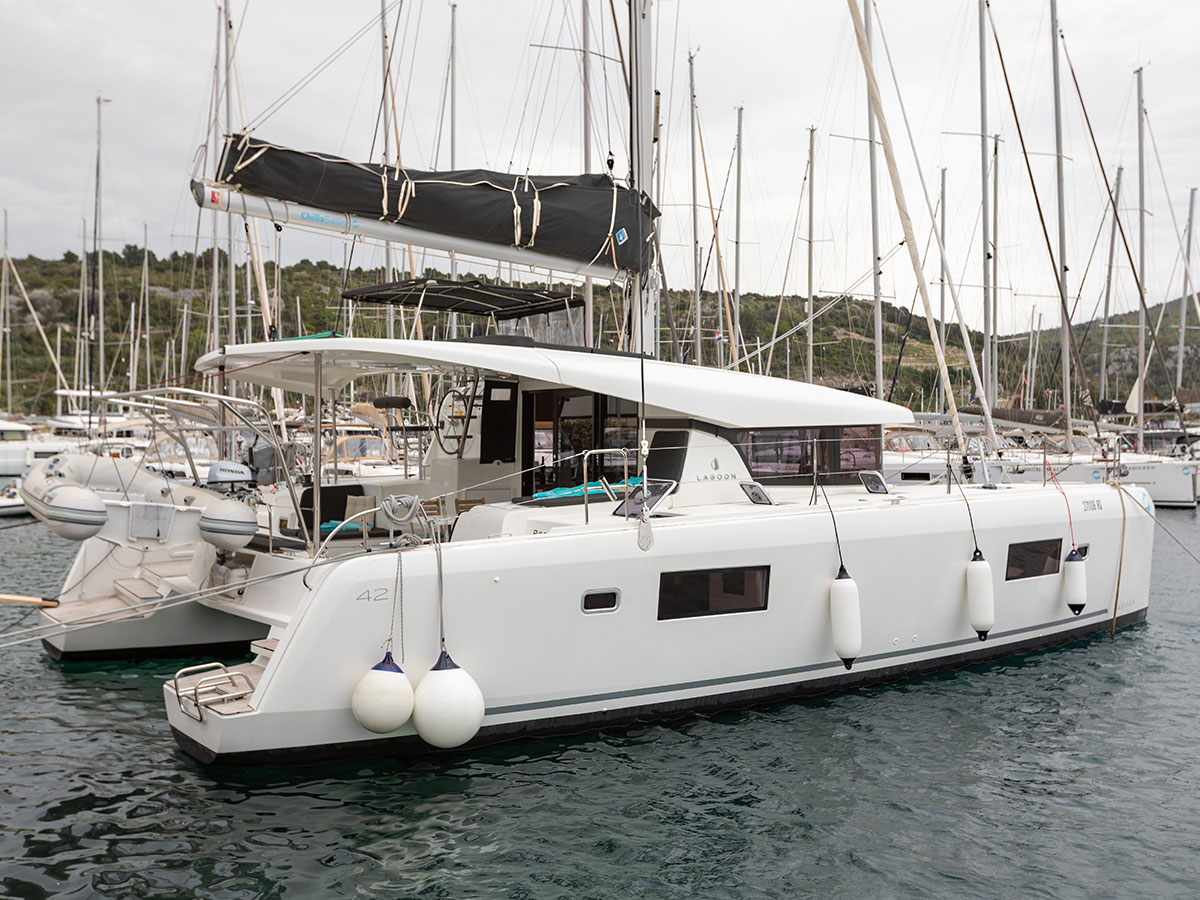 Lagoon 42